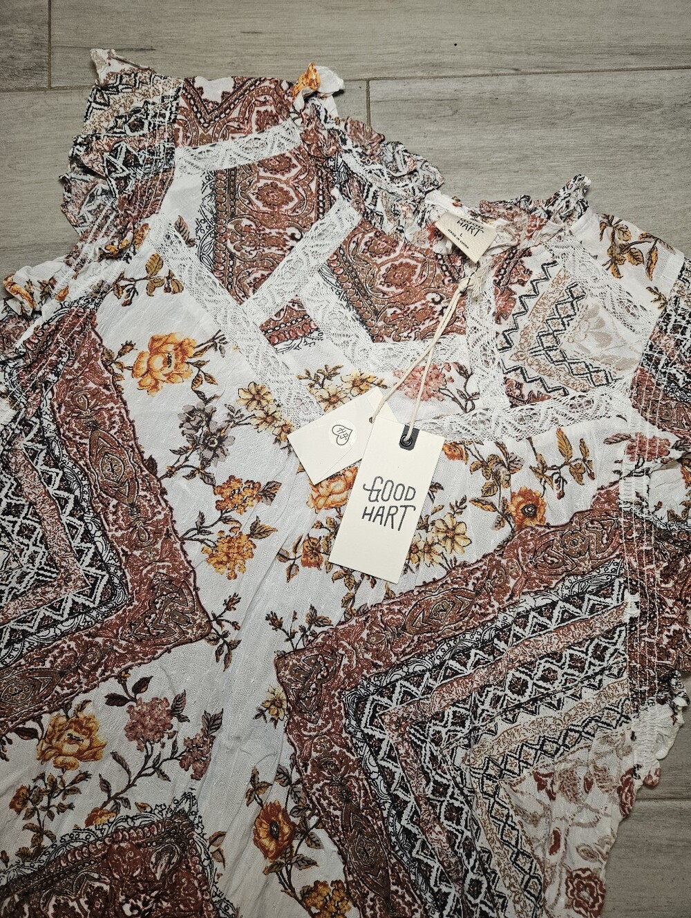 NWT✨️Floral Patchwork Women's Top - Ivory with Rust & Mustard